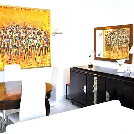 Aparthotel Mondrian Luxury & Market Square Iv