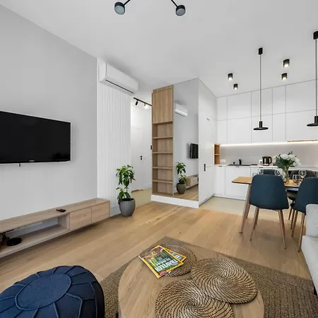 Mokotow - Balcony, Ac, Bus & Park Nearby *