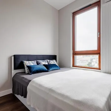 Business With 1 Bedroom By Ecru Wwa81 Апартаменты *