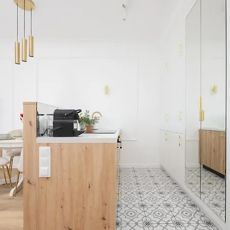 Nowoczesne Z Balkonem Kolejowa Nu Wola By Renters Warsaw