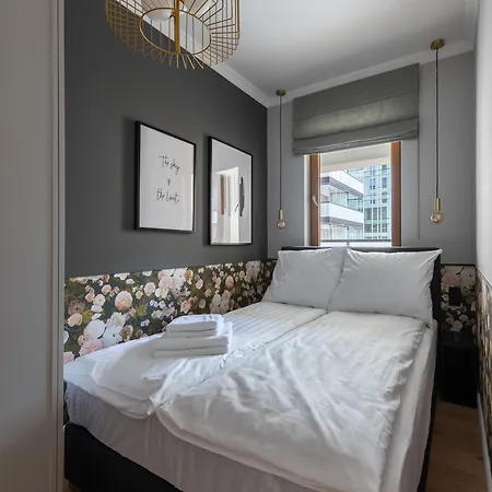 Yoursecondflat Grzybowska Metropoint Апартаменты