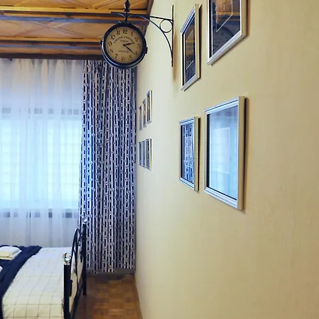 Husarska 60 Nocleg ze śniadaniem