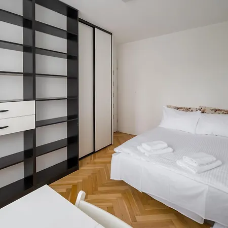 Embassy Avenue At Royal Park Apartament *