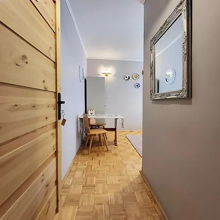 Husarska 60 Nocleg ze śniadaniem *