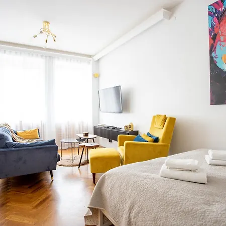 Close-golden - City Center - Zurawia Apartment