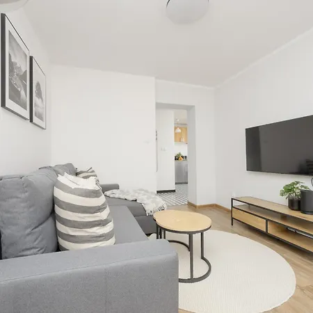 Apartment Elegant Grey Wspolna Srodmiescie In By Renters
