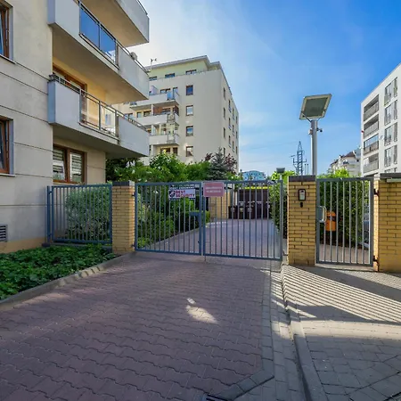 Spacious With Parking And Balcony By Renters Warsaw