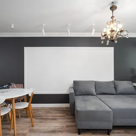 - Great Location - Cozy One Bedroom In - Solidarnosci 64 Apartment *