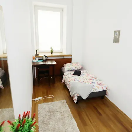 Fantastic Waw - C19 A Apartment