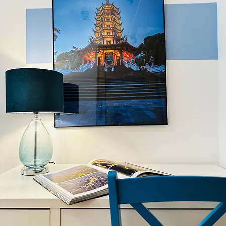 Apartment Luxury 4-bedroom In Centre - Self-check In & Fast Wifi *