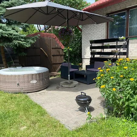 Cozy With A Private Yard * Varsavia