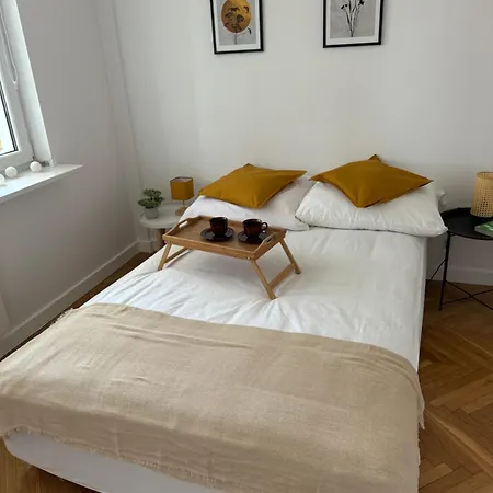 Cosy Muranow Apartment