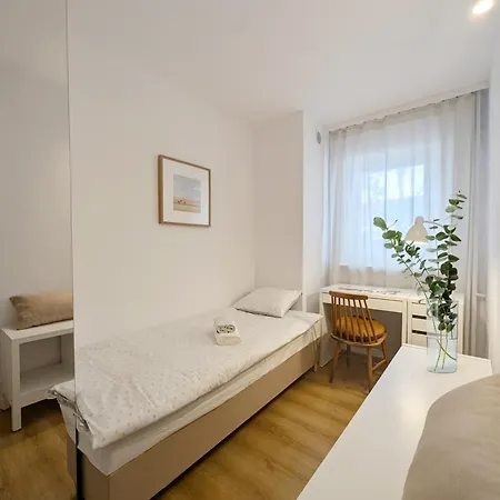 Apartament Hej! Jarzebskiego *