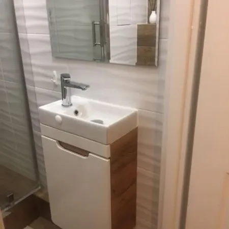Apartment Four Bedroom Lachmana Warsaw
