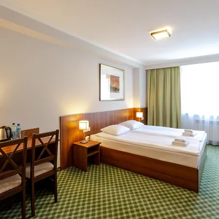 Hit Hotel 3*