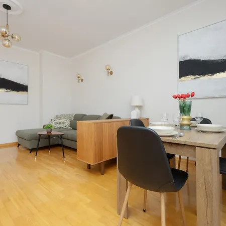 Apartment Spacious Filtry Near Pola Mokotowskie By Renters