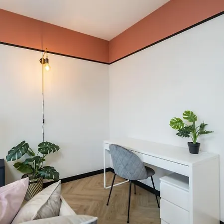 Deer Park Mokotow Apartment *