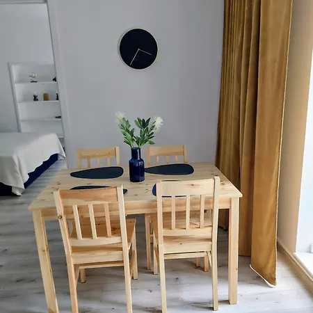 Apple Homestay Warsaw