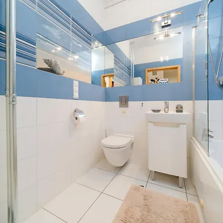 Komitetu Obrony Robotnikow 46 By Homeprime Apartment *