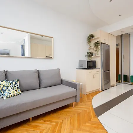 Apartament Bright With Air Conditioning Near Ogrod Saski By Renters Warszawa
