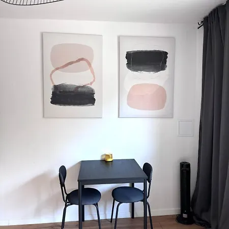 Quiet Near The Park, Metro, Centre, Wi-fi - By Hik Apartment