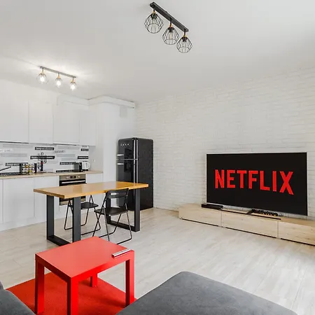 Premium In The Center Of With Free Parking & Balcony Warsaw