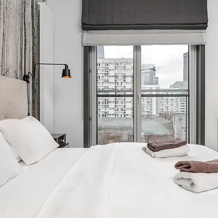 Premium With Free Parking & Balcony Mennica Apartment Warsaw