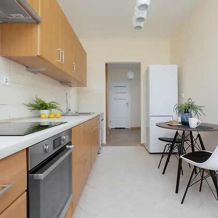 Apartment Spacious 120 M From The Metro Station By Renters Warsaw