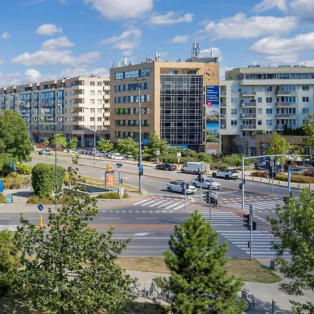 Spacious 120 M From The Metro Station By Renters Apartment Warsaw