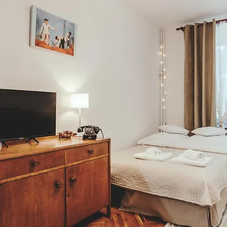 Apartament Na Muranowie - Mieszkanie Z Historia I In Muranow - A Flat With History
