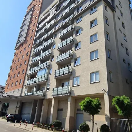 Goclaw Getaway Near National Stadium Apartment
