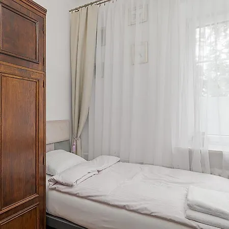 Apartment Rynek Nowego Miasta 27 By Nyx
