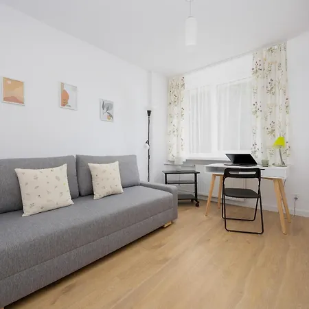 Apartment Family With Balcony By Renters *