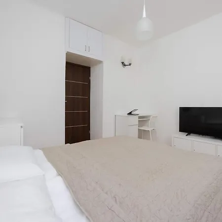 Modern In Perfect For Remote Work By Renters Apartment Warsaw