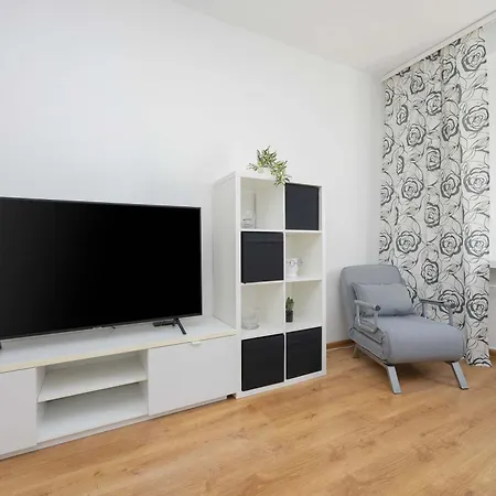 Modern In Perfect For Remote Work By Renters Apartment Warsaw