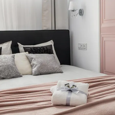 So Chic! 2-Bedroom Urban Suite 900M To Central Station Metro Rondo Onz *