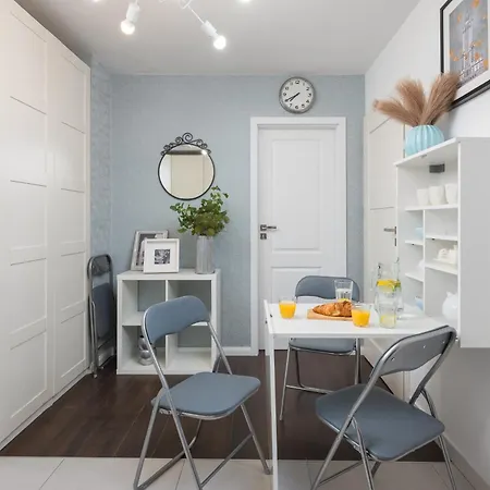 So Chic! 2-Bedroom Urban Suite 900M To Central Station Metro Rondo Onz Apartment