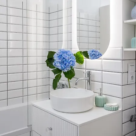 So Chic! 2-Bedroom Urban Suite 900M To Central Station Metro Rondo Onz Apartment *
