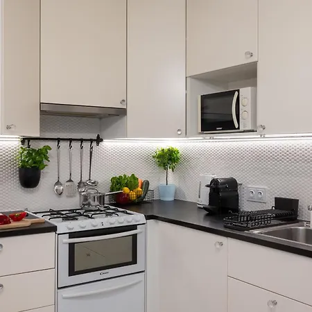 So Chic! 2-Bedroom Urban Suite 900M To Central Station Metro Rondo Onz Warsaw