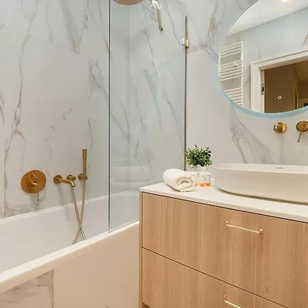 Stylish In With Parking, Bathtub, Balcony, And Desk By Renters Apartment Warsaw