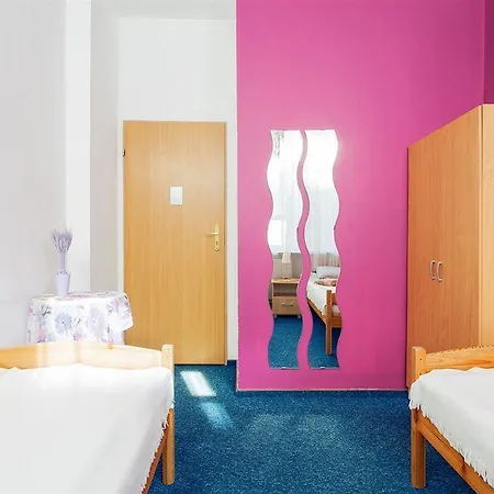 Puffa Hostel *