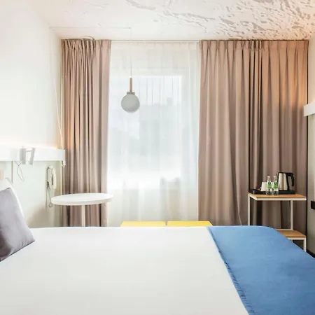 Ibis Stare 3* ורשה
