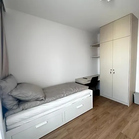 Apartament Kaskady Airport Modern - Close To The Airport And Center Warszawa