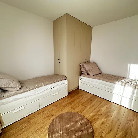 Apartament Kaskady Airport Modern - Close To The Airport And Center Warszawa
