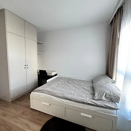 Apartament Kaskady Airport Modern - Close To The Airport And Center Warszawa