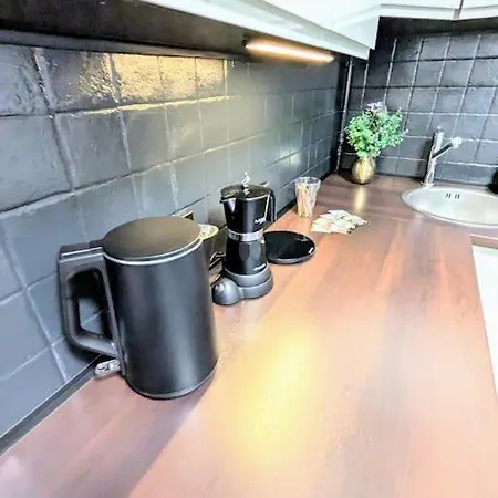 Apartament Cozy 2rm With 2xworkspace *