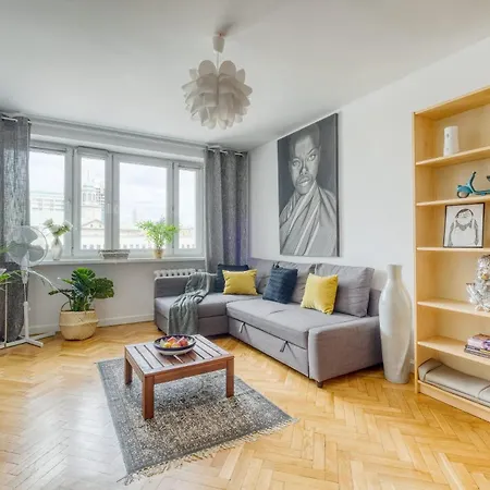 Full Location In Center Apartment *