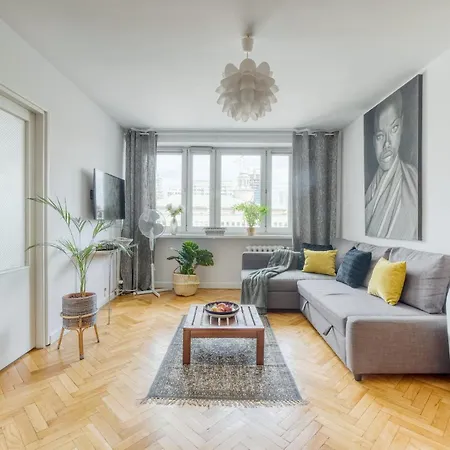 Full Location In Center * Warsaw
