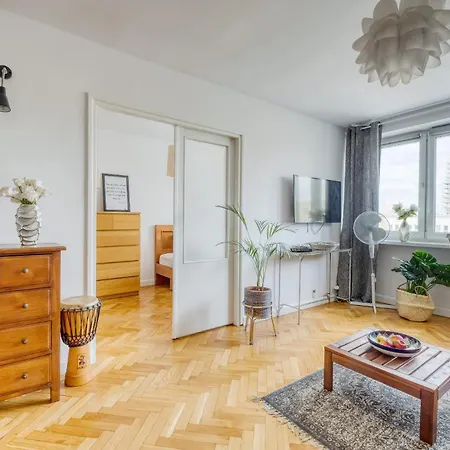 Full Location In Center * Warsaw