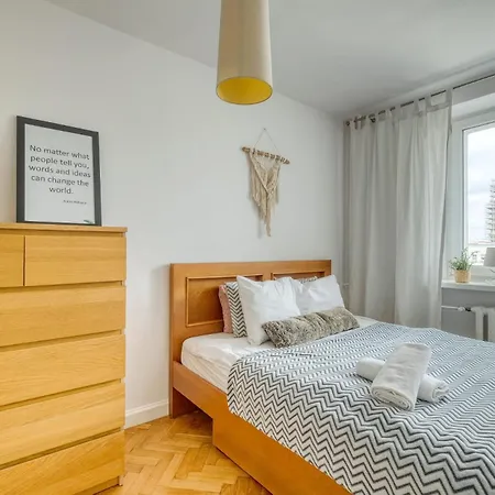 Full Location In Center Apartment *